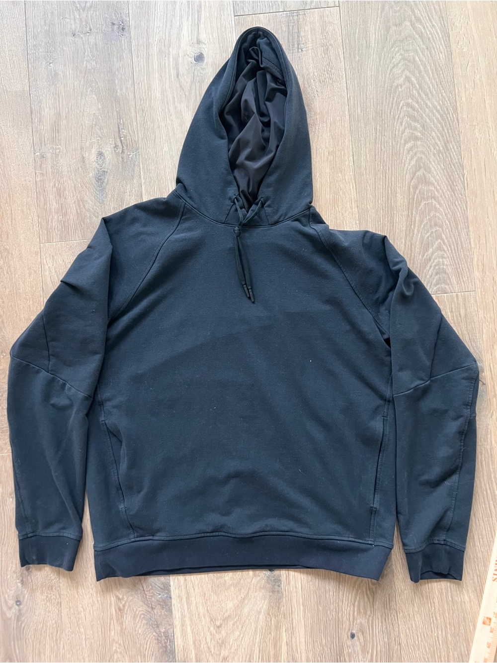 Lululemon Black Pullover Hoodie Men’s Medium Soft Athletic Sweatshirt